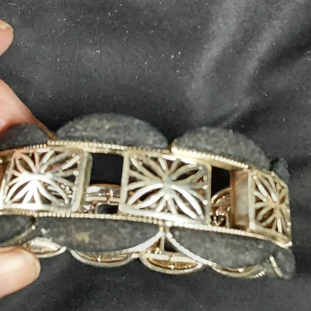 Black and Silver Stretch Fashion Braclet. Black with Silver Starlike Details